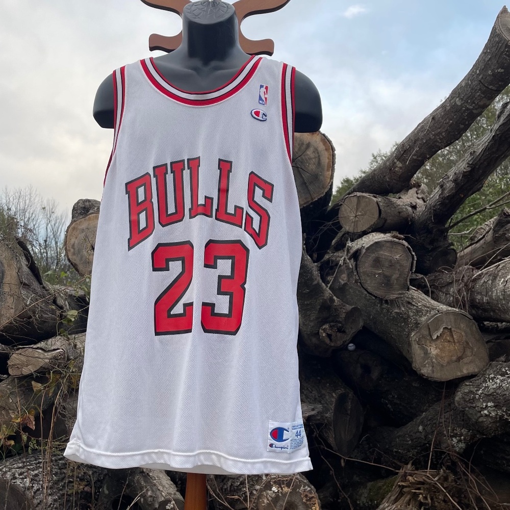 Men's Size 44/ Large Vintage Champion #23 Michael Jordan Chicago Bulls Jersey